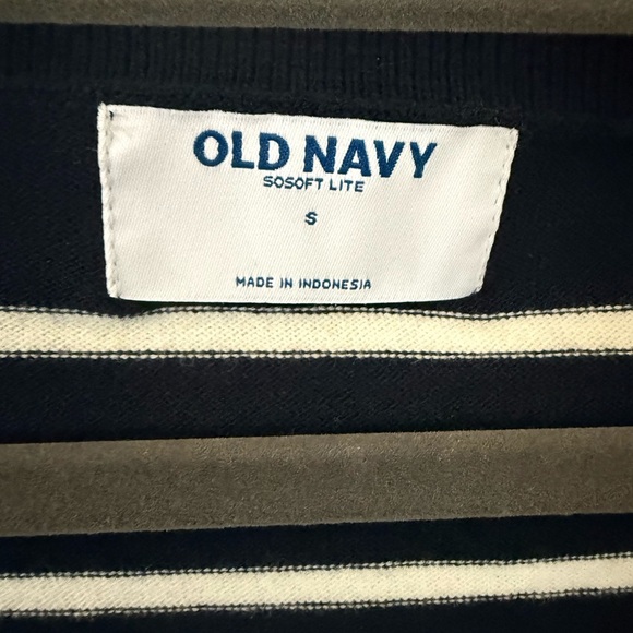 📦 3-Pack: Old Navy V-Neck Sweaters - Navy Stripe, Cream, Black - Size S - Picture 12 of 15